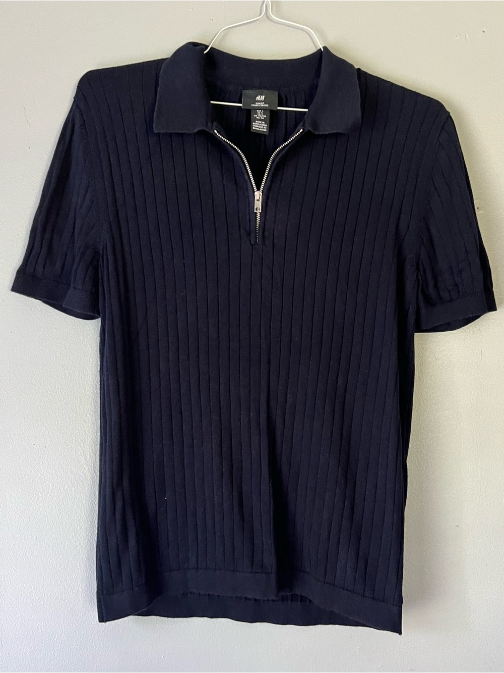 H&M Men's Navy Ribbed Zip Polo Shirt size small